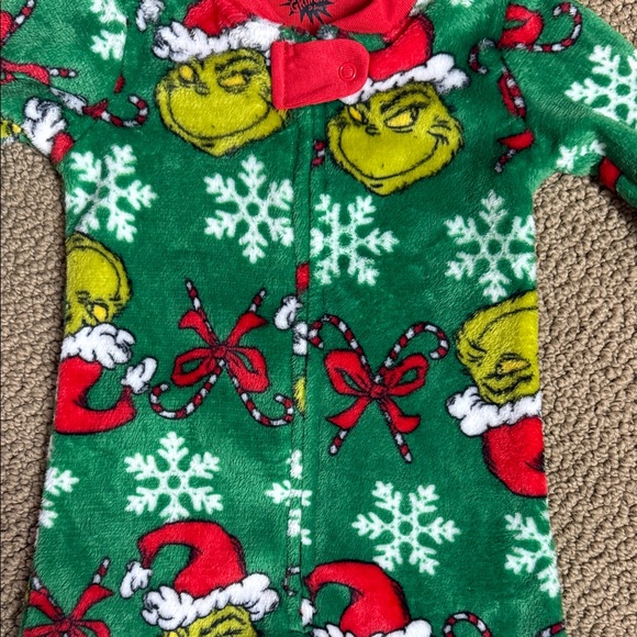 Dr. Seuss Grinch Red and Green Kids Footie - Picture 4 of 8